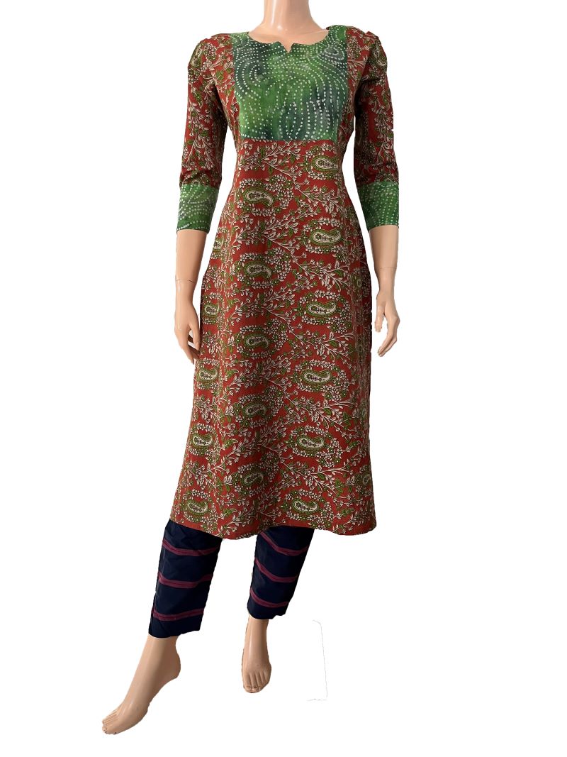 Kalamkari Cotton Y neck Straight cut kurta with 3/4 sleeves & Bandhani Patches , Multicolor,  KK1080