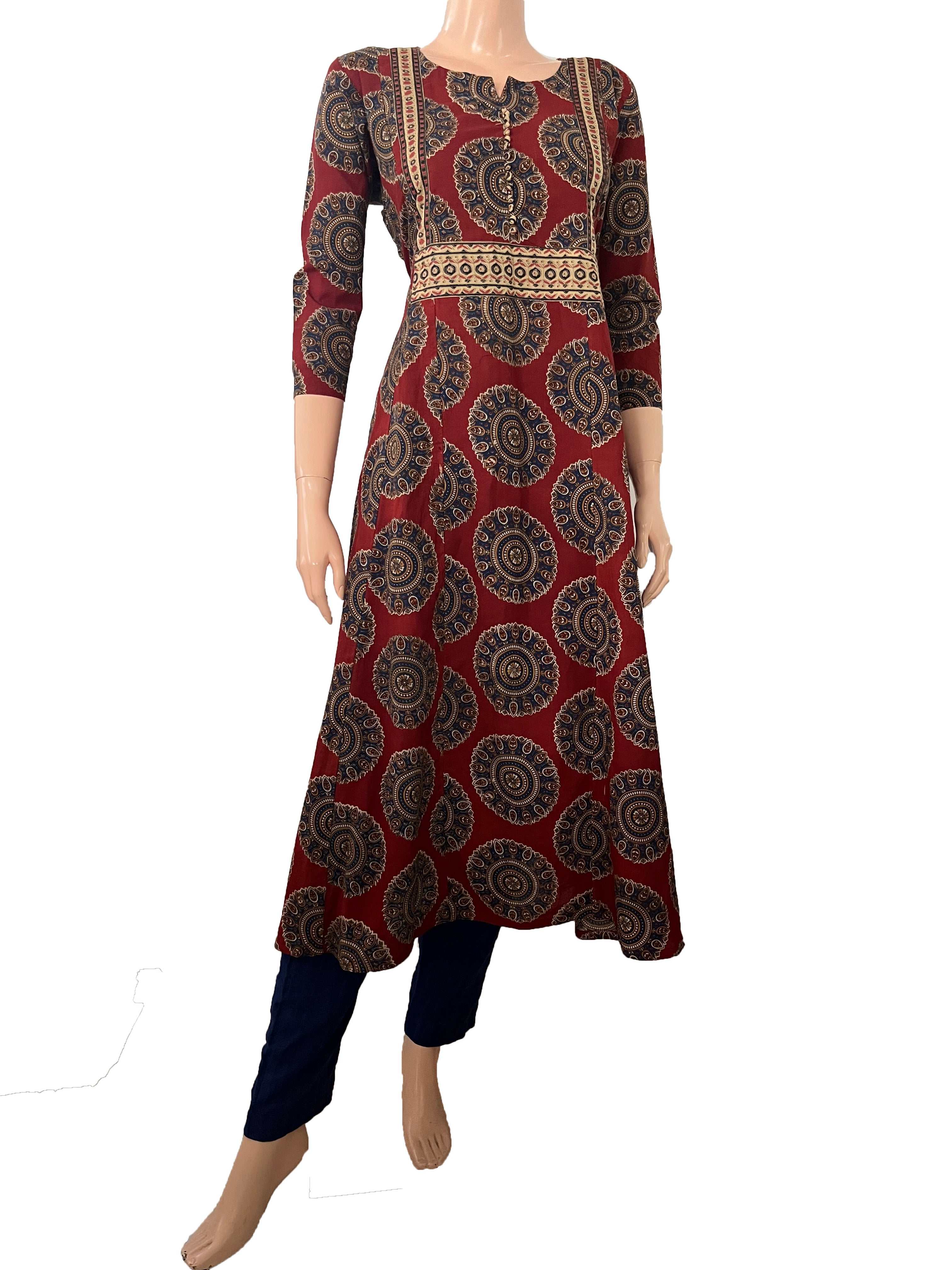 Kalamkari Cotton Paneled Y neck Kurta with Potli Button Details, Maroon,  KK1082