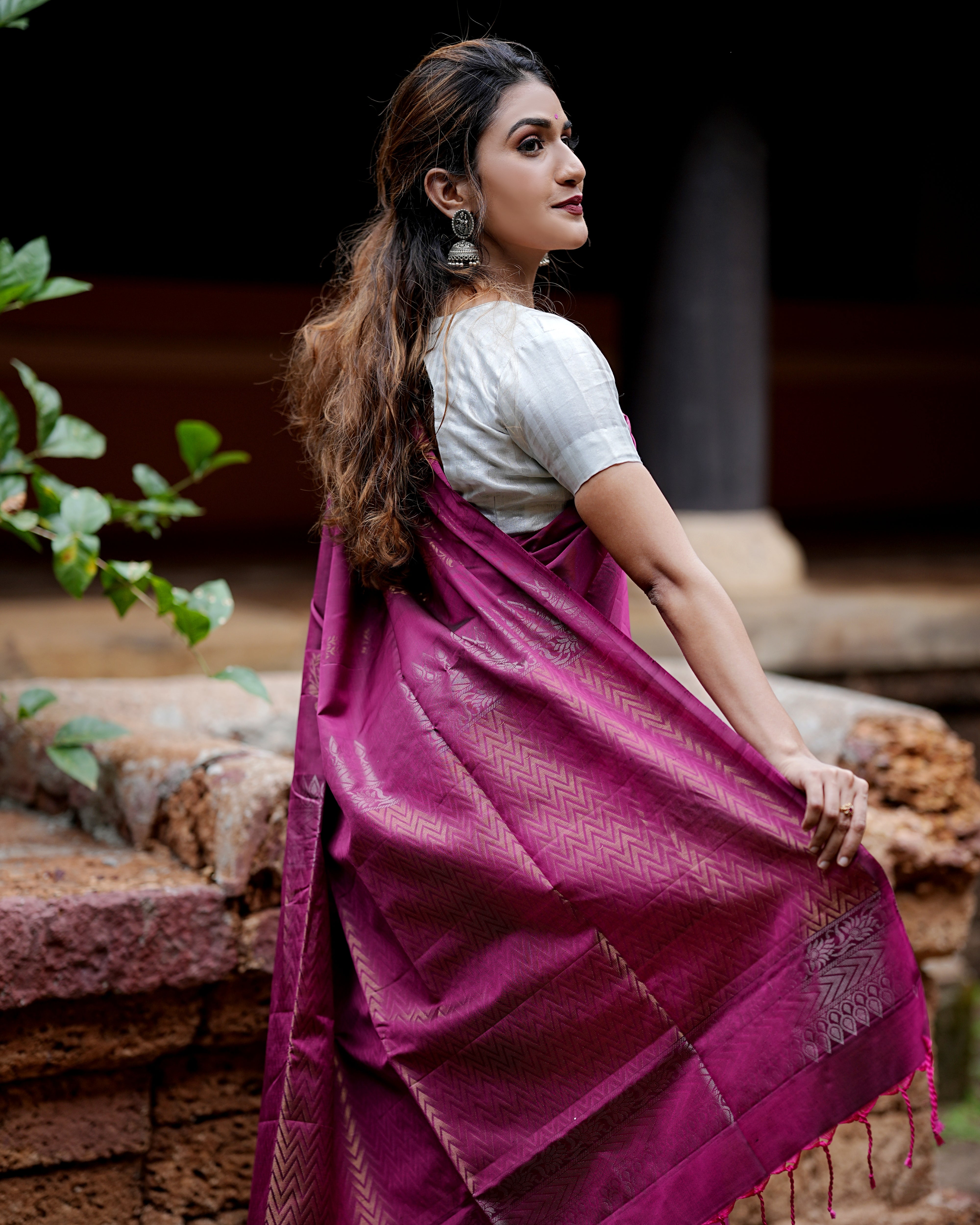 Buy SGF11 Women's Kanjivaram Soft Lichi Silk Saree With Blouse Piece (Grey  Red) at Amazon.in