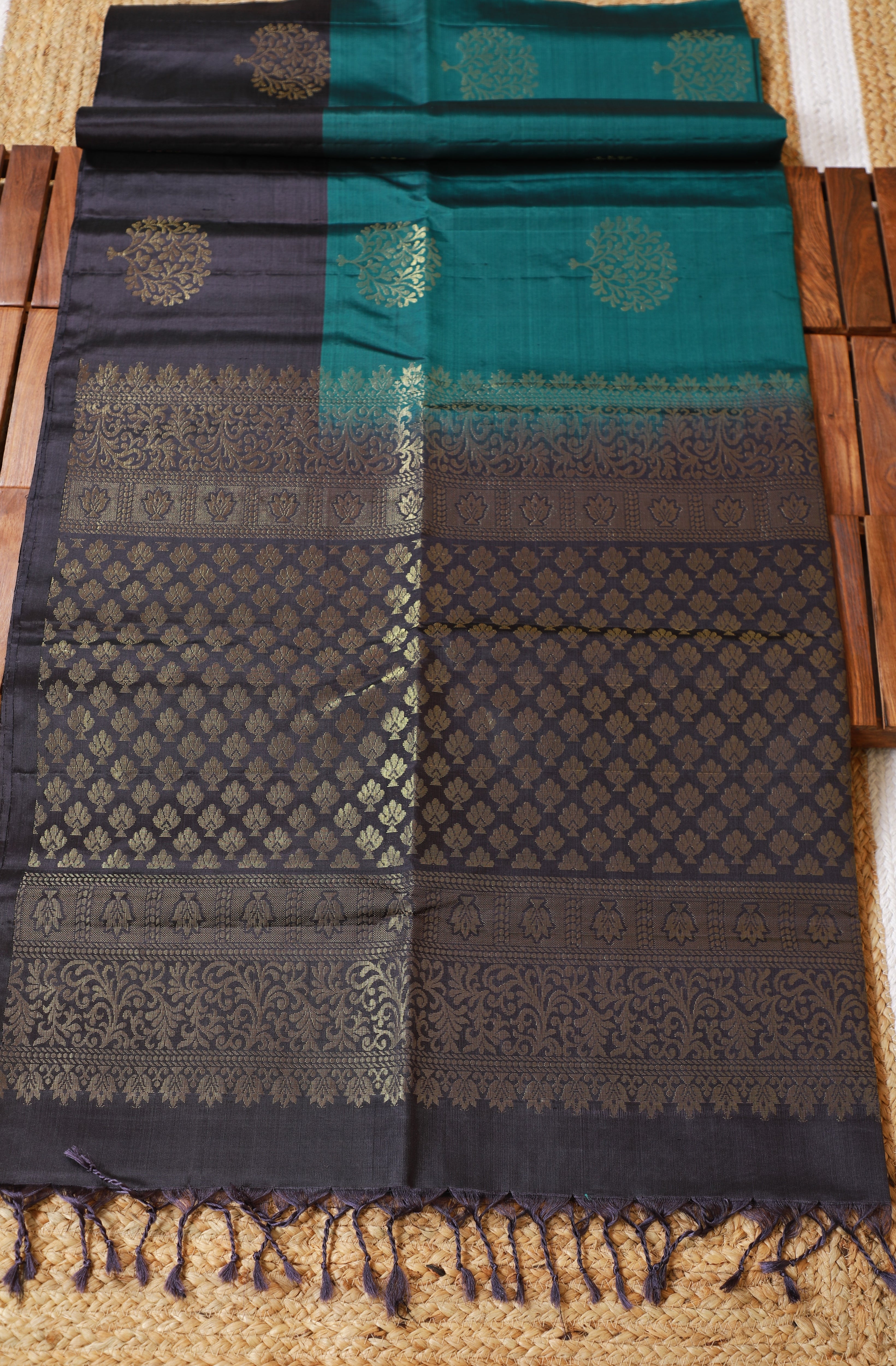 Pure Kanchipuram Soft Silk Saree with Pure Golden Butta, Contrast Border & Plain Grey Blouse Piece, Teal Green - Dark Grey,   SK1006