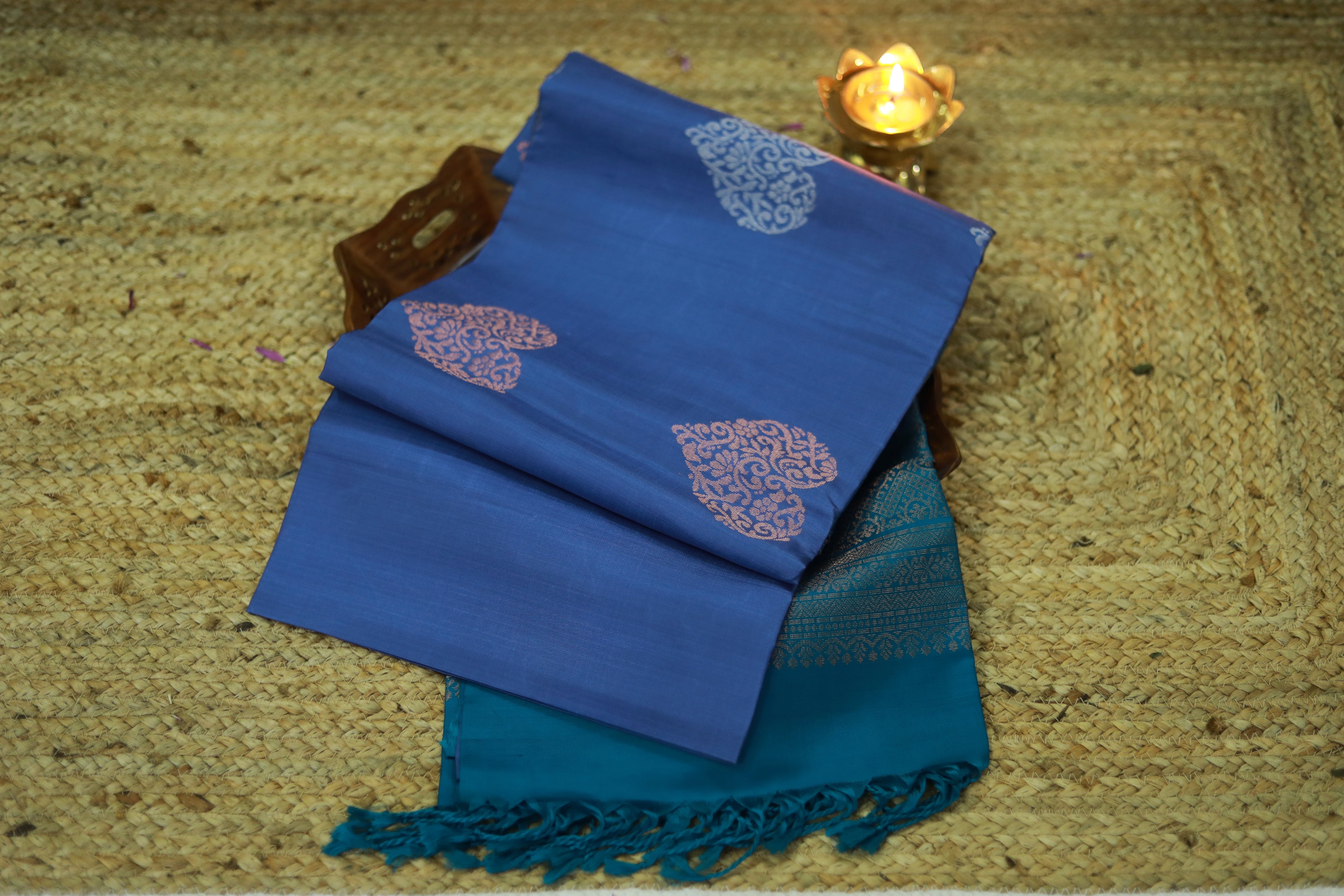 Pure Kanchipuram Soft Silk Borderless Saree with Gold & Copper Butta, Heavy Zari Pallu & Plain Teal Blouse Piece, Iris blue - Teal, SK1015