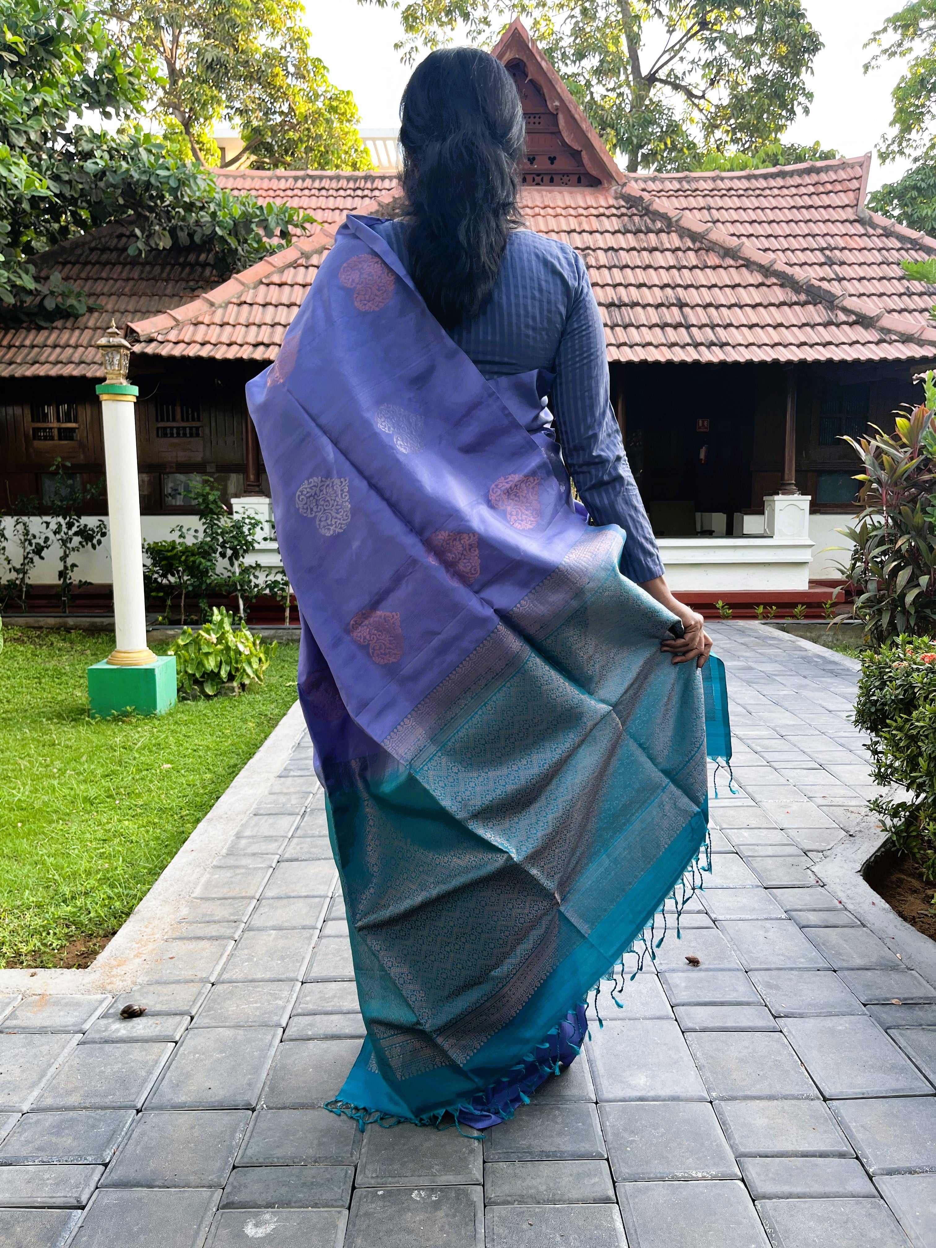 Pure Kanchipuram Soft Silk Borderless Saree with Gold & Copper Butta, Heavy Zari Pallu & Plain Teal Blouse Piece, Iris blue - Teal, SK1015