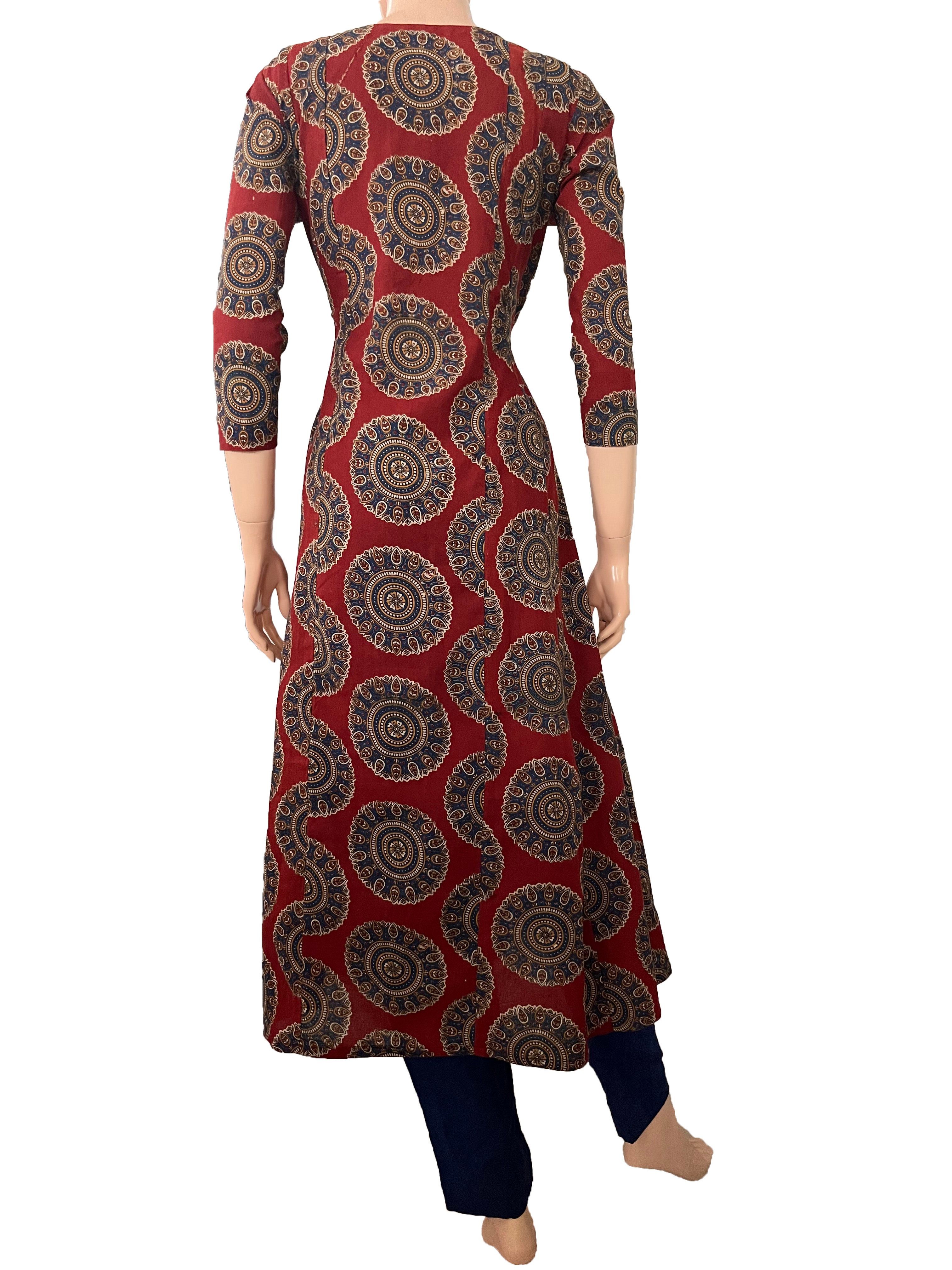 Kalamkari Cotton Paneled Y neck Kurta with Potli Button Details, Maroon,  KK1082