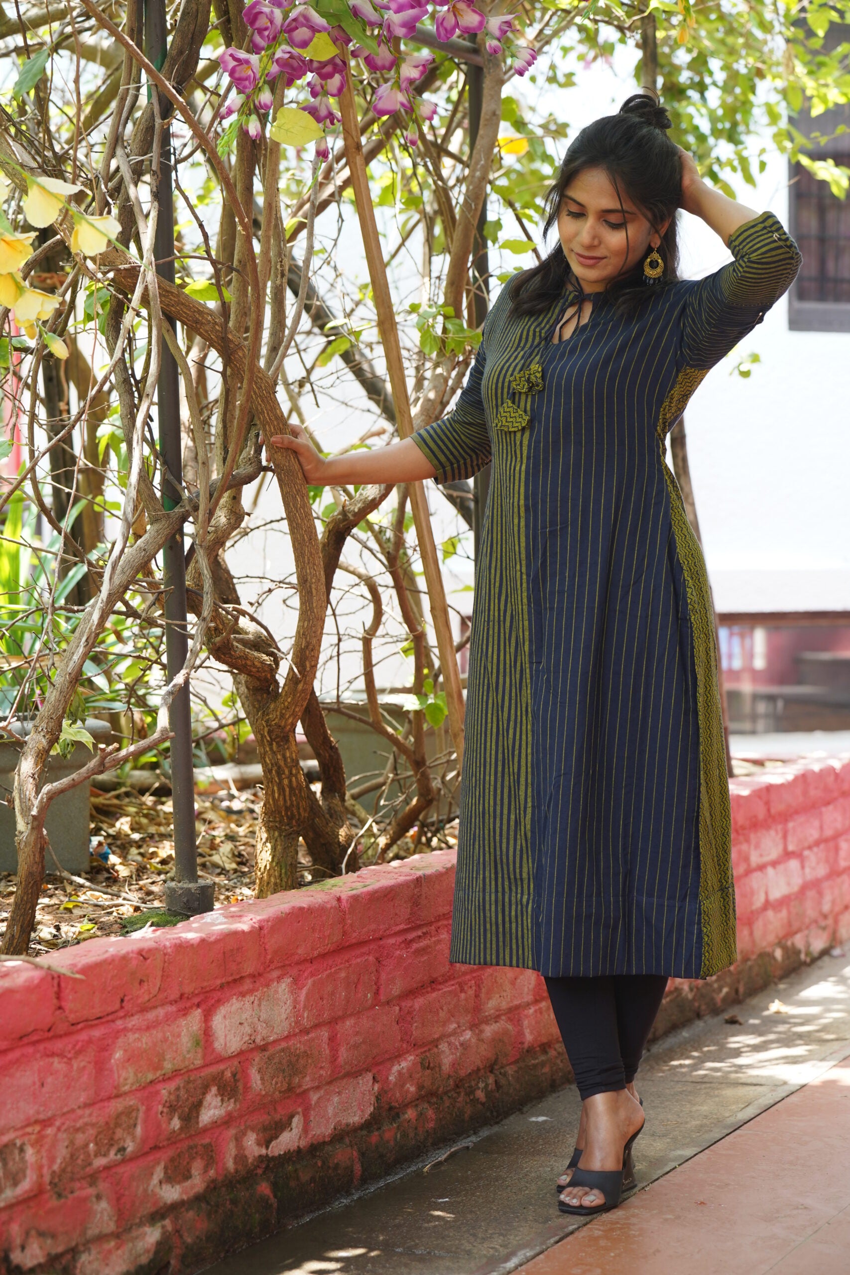 Woven Handloom Striped Tie-up neck Kurta with Threadwork, Navy blue - Yellow, KH1055