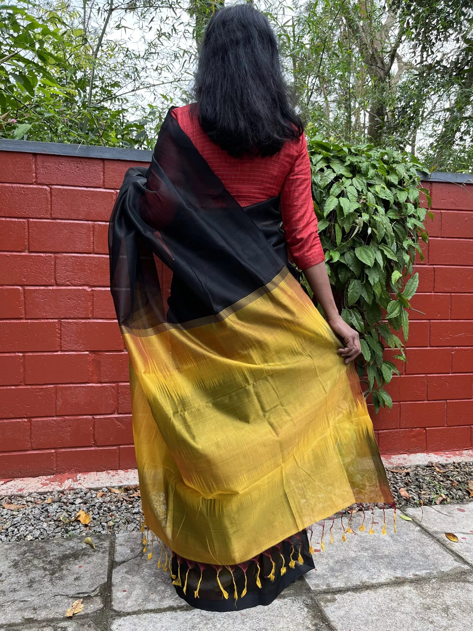 Shadow Black & Mango Yellow Elegance Handloom Soft Silk Saree SS18069 –  Capell Haute Couture